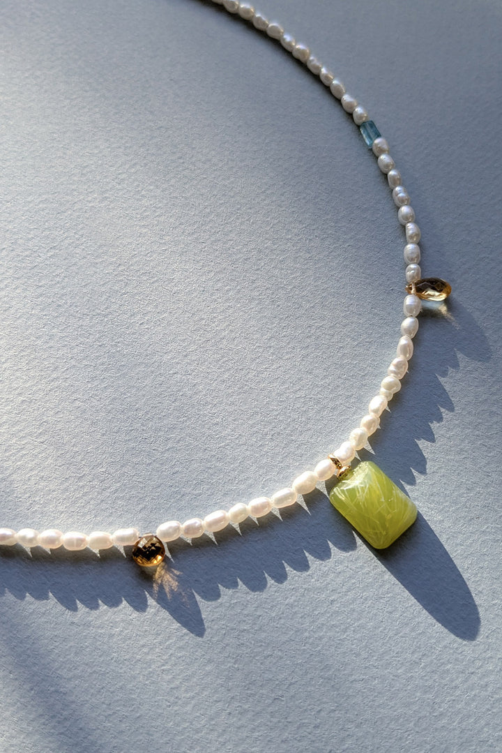 HONEYDEW PENDANT NECKLACE